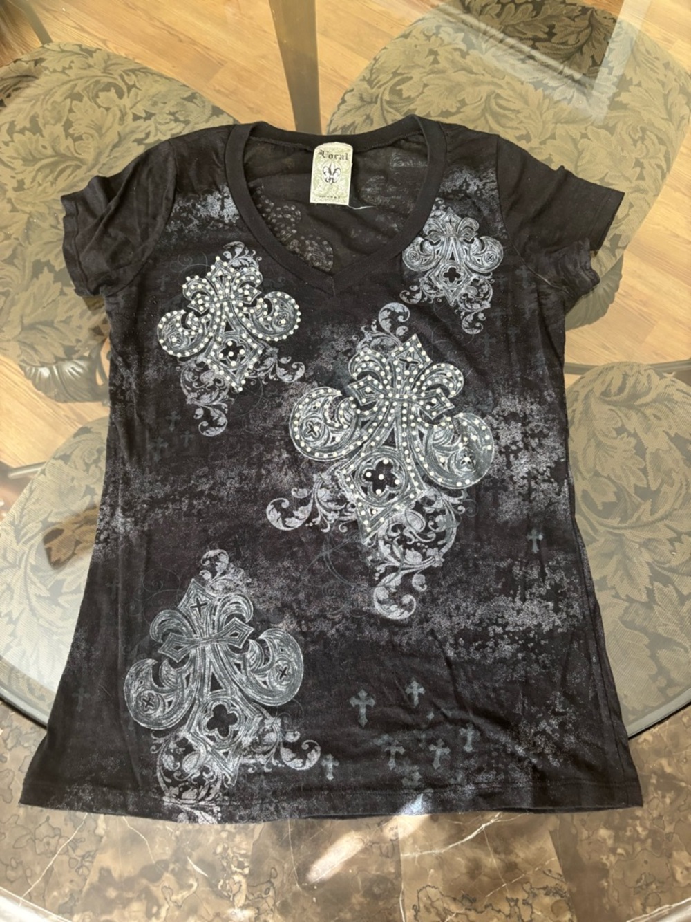 Vocal Black Short-Sleeve V-Neck Tee with Silver Embellished Fleur-de-Lis